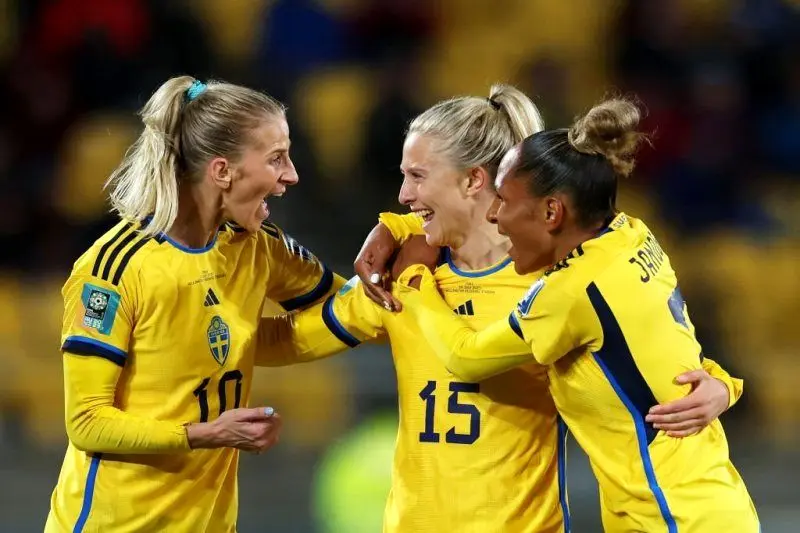 پایکوبی زنان سوئدی بعد از صعود در جام‌جهانی + ویدئو