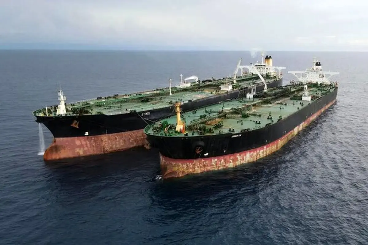 گزارش جنجالی بلومبرگ؛ مزایده یک ابرنفتکش ایرانی در اندونزی