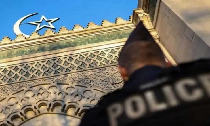 دستگیری مردی که قصد داشت مسجد را آتش بزند