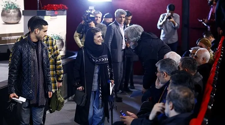 پوشش دختر نادر طالب‌زاده در فضای مجازی سوژه شد