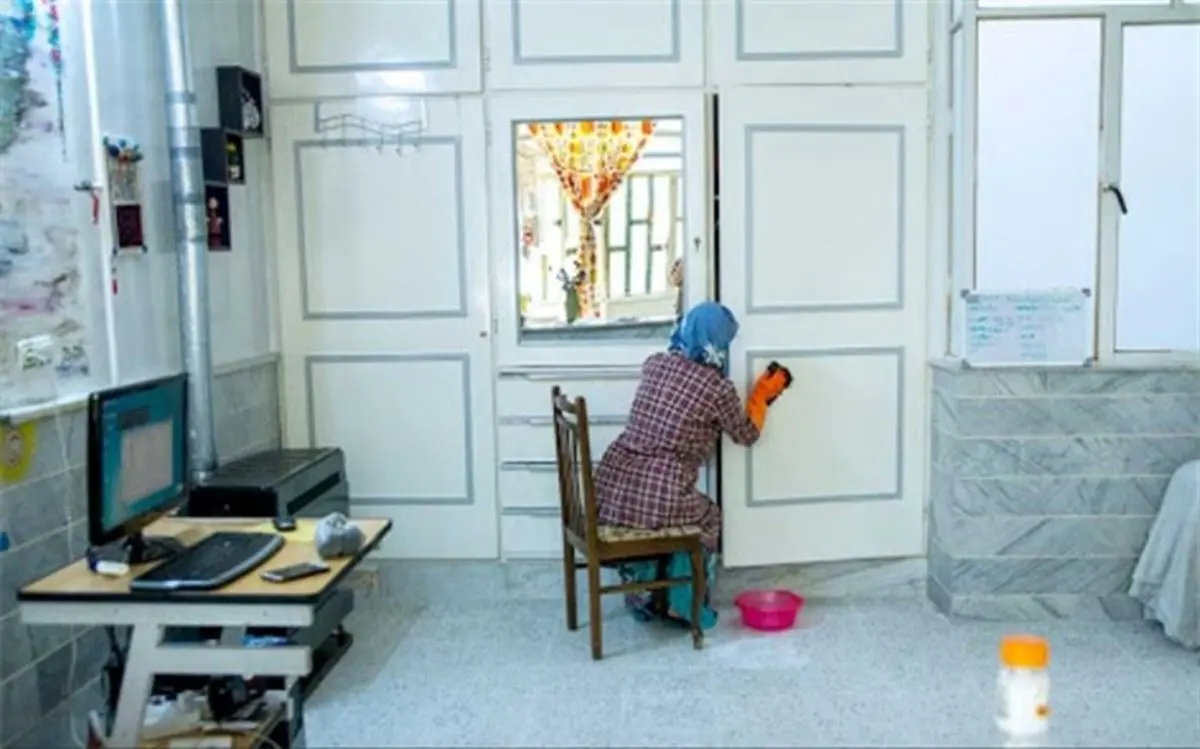 روایت روزنامه اعتماد از مسائل ۷ زن کارگر خدمات خانه‌تکانی؛ از کار سنگین تا خدشه‌دار شدن کرامت انسانی