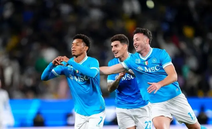 ناپولي،بولونيا،فينال،ورزشگاه