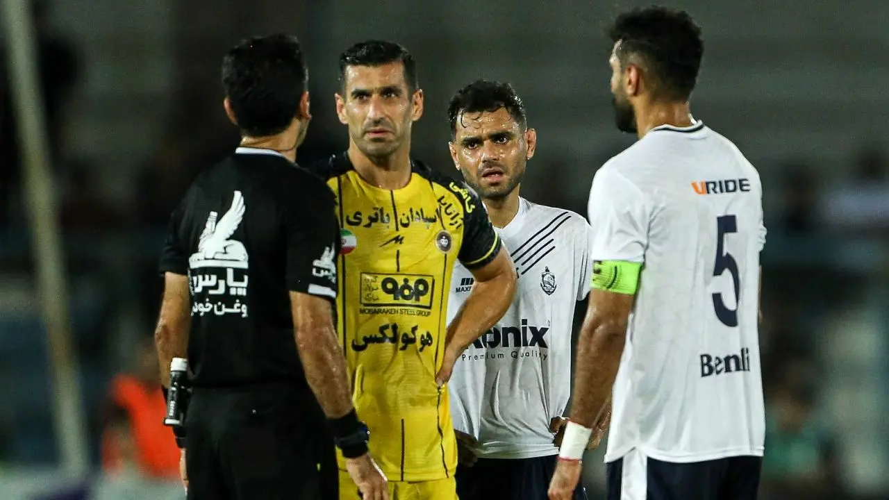 داوري،داوران،اشتباه،ليگ،فصل،اخراج،فوتبال،هفته،تكنولوژي،مسابق ...