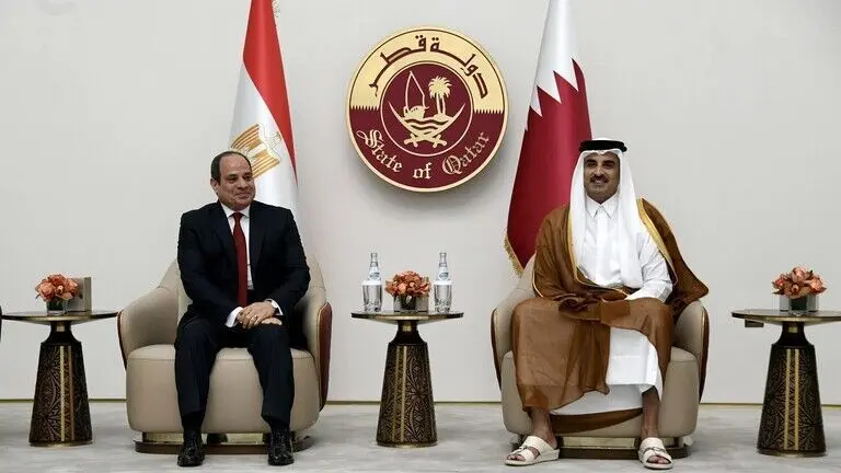 دیدار رئیس جمهوری مصر و امیر قطر در دوحه/ امضای چند تفاهم نامه سرمایه گذاری