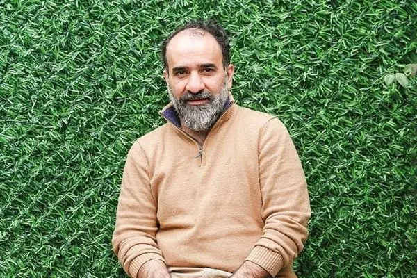 آخرین وضعیت رضا امیرخانی؛ بنا بر تشخیص پزشکان، او  از چند ناحیه دچار شکستگی و آسیب شده