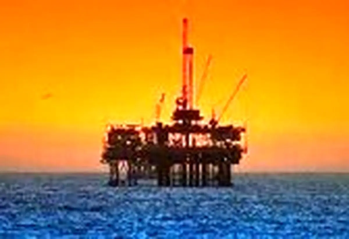 قیمت نفت کاهش پیدا کرد / علت ارزان شدن نفت چیست؟