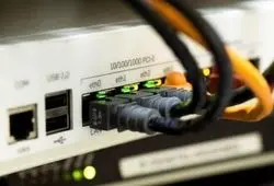 عضو هیأت رئیسه مجلس: وزارت ارتباطات در حال پیگیری اتصال اینترنت بین‌الملل است