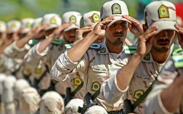 شوک به لیگ فوتبال ایران/ همه بازیکنان باید راهی خدمت سربازی شوند!