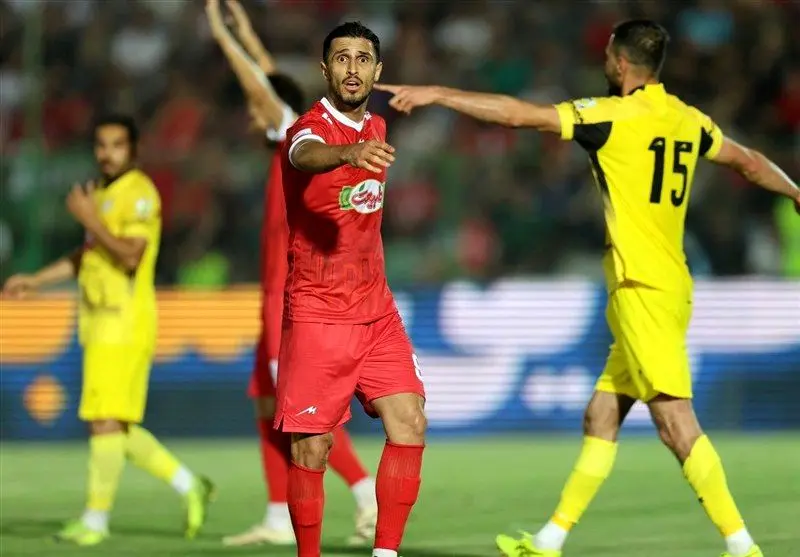 خان محمدی: پرسپولیس مدعی اصلی قهرمانی؟ سالی که نکوست.../ خدا را شکر هواداران فقط حیا کن گفتند و بالاتر نرفتند!