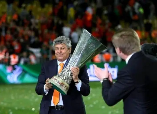 شوک به جهان فوتبال؛ سرمربی افسانه‌ای در کما