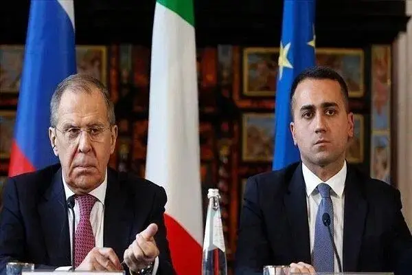 وزیر خارجه ایتالیا اخراج ۳۰ دیپلمات روسی را اعلام کرد