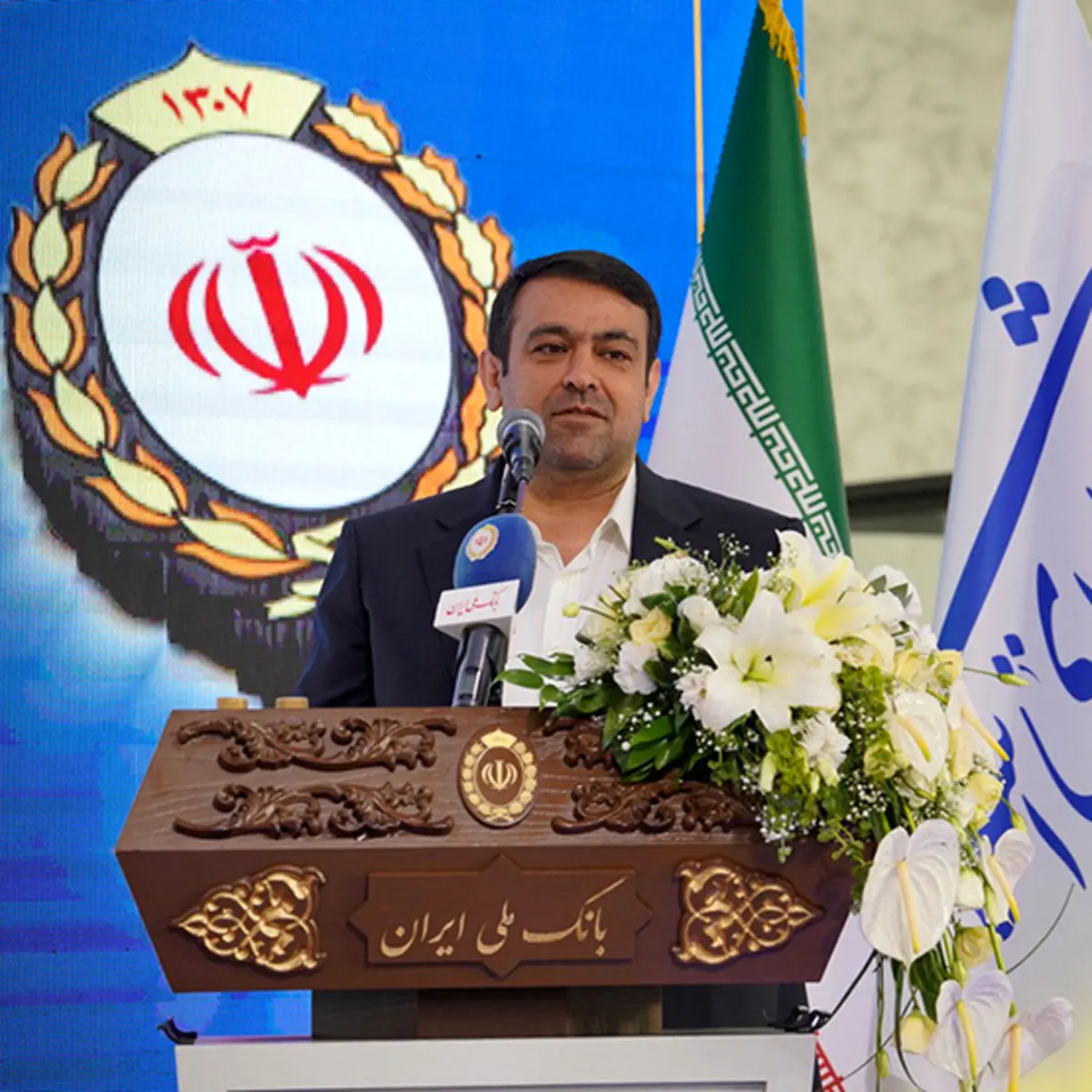 نجارزاده در مراسم افتتاح شعبه کاشان: آیین نامه تامین مالی صنعت نساجی تا دو هفته آینده ابلاغ می شود