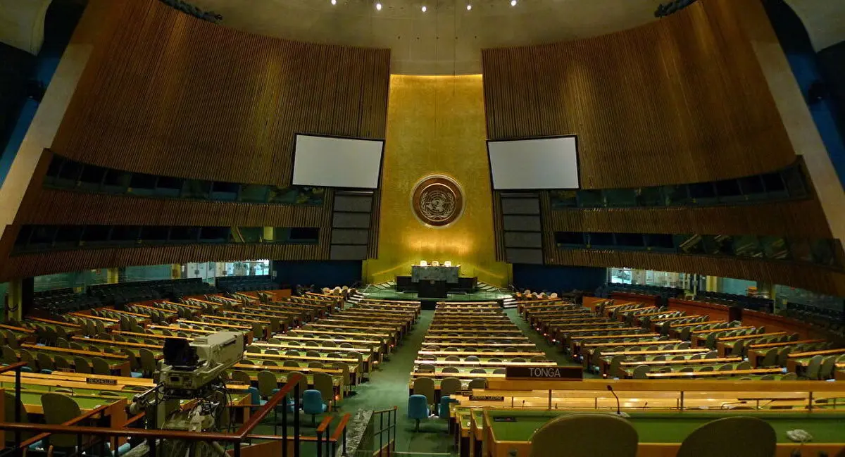 عکس خاص همراهان رئیسی هنگام سخنرانی او در سازمان ملل