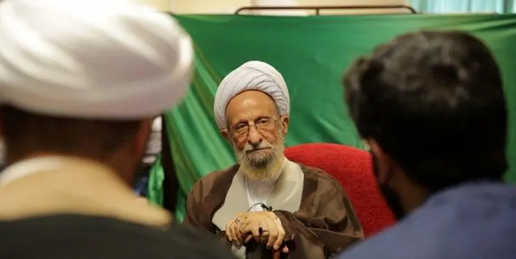 کیهان مدعی شد: امام خمینی اجازه نداد مصباح‌یزدی به جبهه برود!