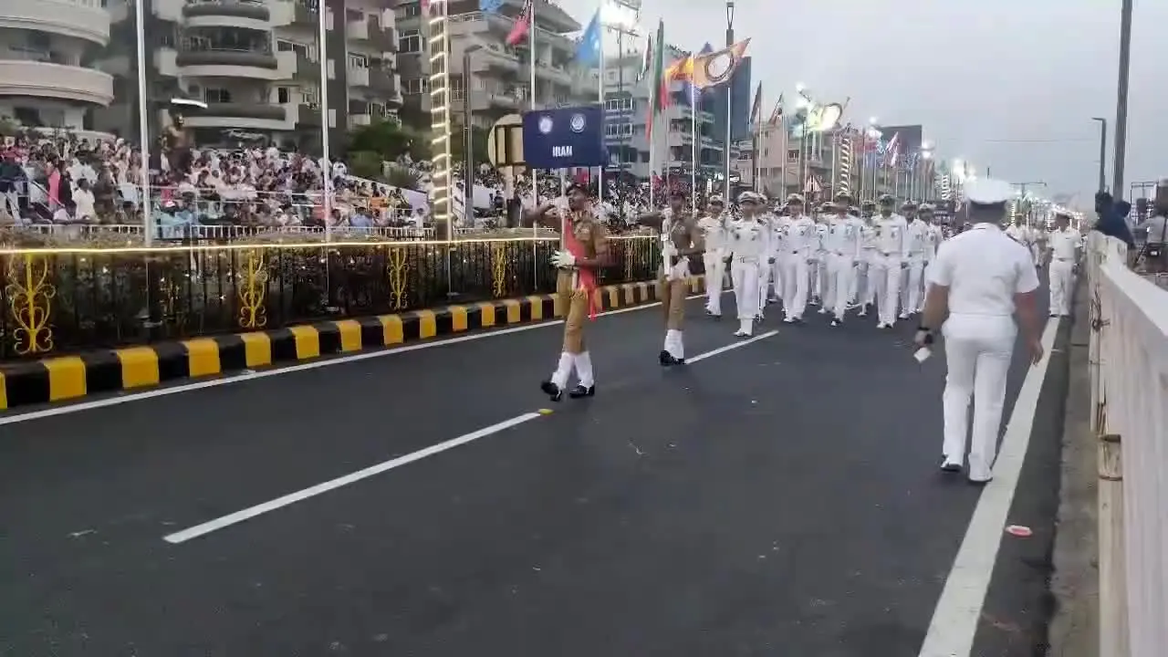 ببینید| ملوانان ایرانی ناوشکن دنا که امروز شهید شدند