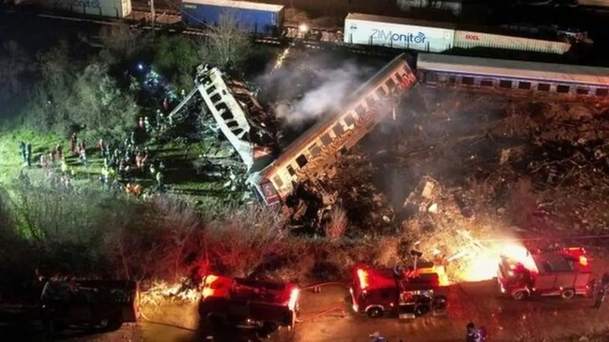 33 کشته بر اثر برخورد دو قطار در یونان
