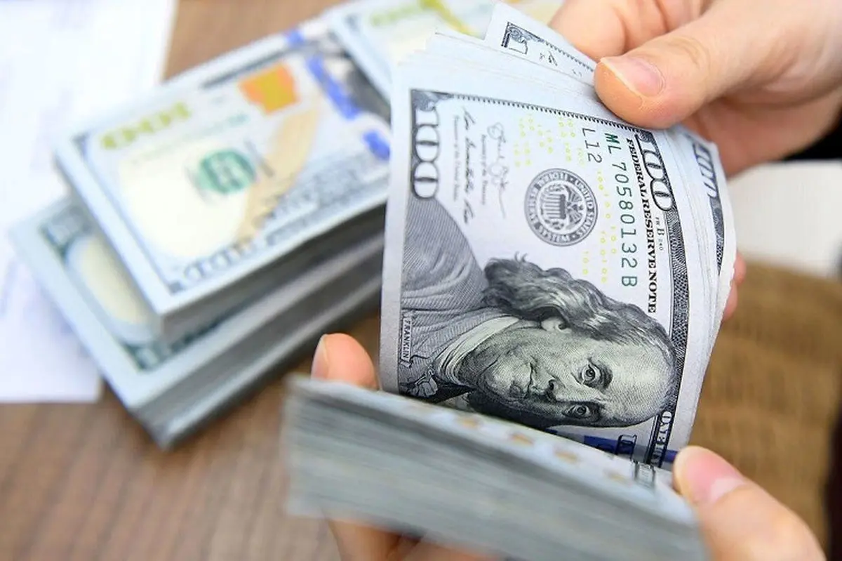 پیش‌بینی روزنامه حامی دولت از بازار ارز؛ دلار تا ۵۴ هزار تومان بالا می‌رود
