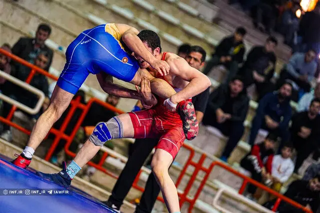 پیروزی نزدیک استقلال مقابل بانک شهر در لیگ برتر کشتی