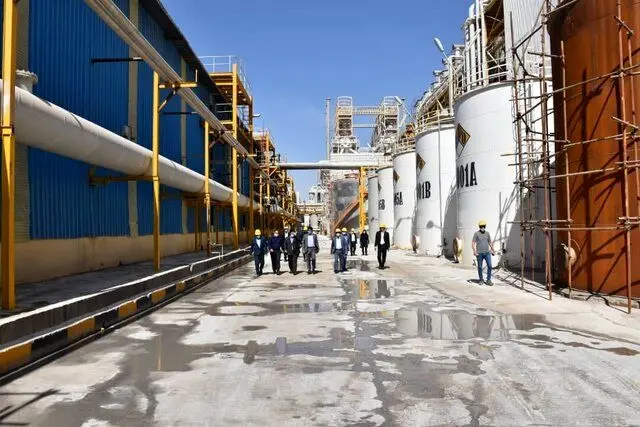 عملیات اطفاء و مهار نشتی در کارخانه کربنات سدیم فیروزآباد پایان یافت