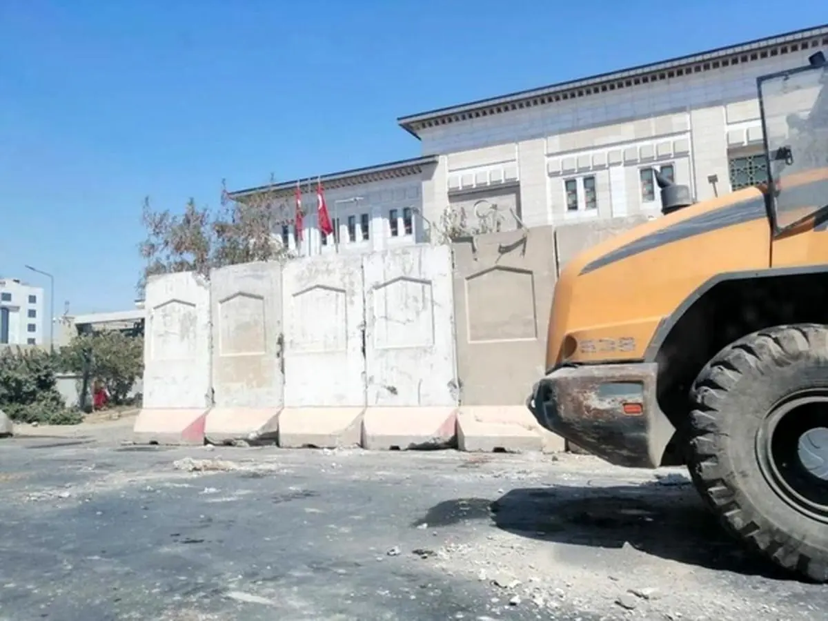 سفارت ترکیه در عراق با موانع سیمانی مسدود شد