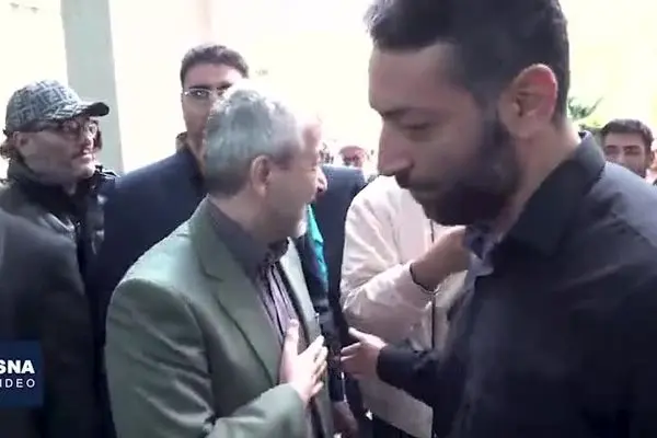 ببینید| مراسم ترحیم خواهر محمود احمدی‌نژاد در مسجد نارمک