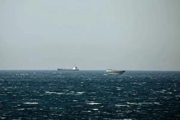 آیا ایران نفتکش مشکوک را توقیف کرده است؟ جزئیات از حرکت عجیب نفتکش‌های ایرانی