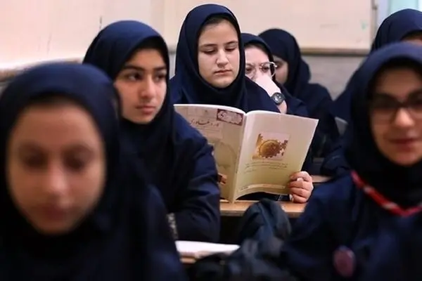 چرا نظام آموزشی و فرهنگی ایران از زمانه  عقب مانده است؟