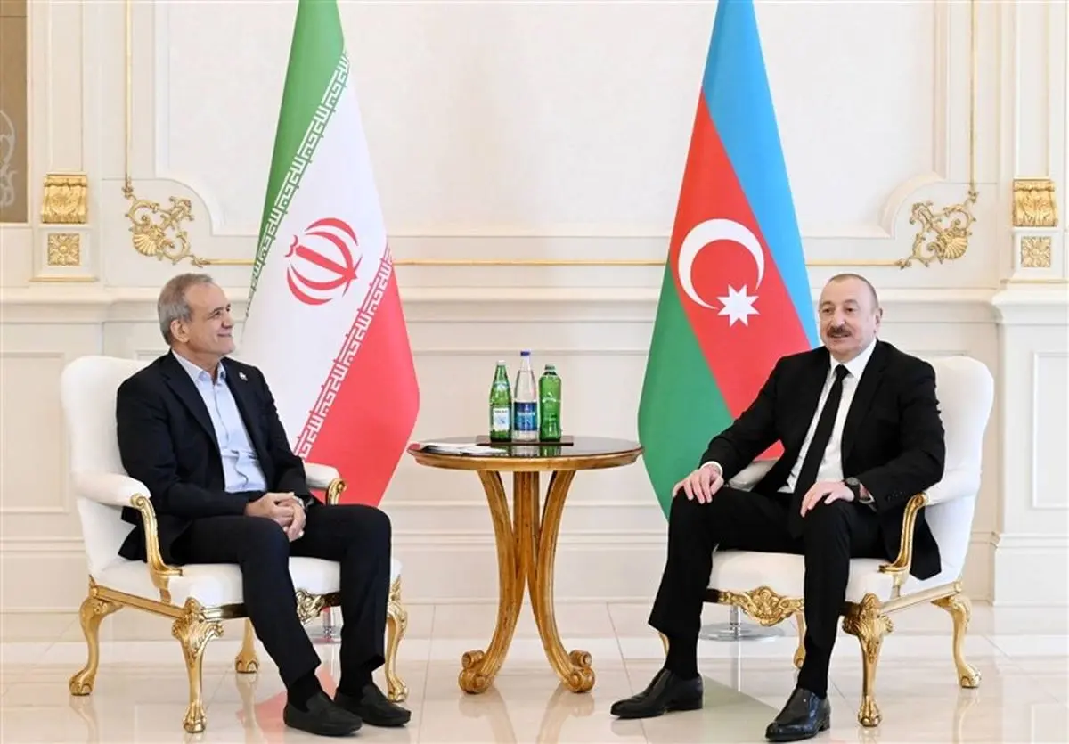 گفتگوی پزشکیان و علی اف/ تأکید رییس جمهور ایران بر بررسی تعرض ریزپرندههای اسرائیل از آسمان آذربایجان