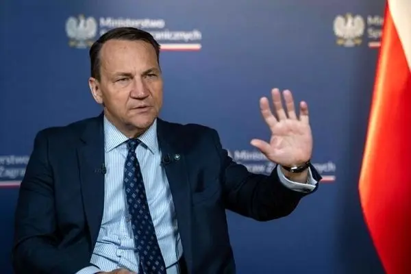 لهستان: ترجیح می‌دهیم علف بخوریم اما دوباره مستعمره روسیه نشویم!