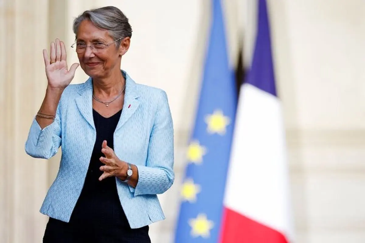 ایستادگی مکرون در مقابل فشار مخالفان؛ «الیزابت بورن» نخست‌وزیر فرانسه می‌ماند