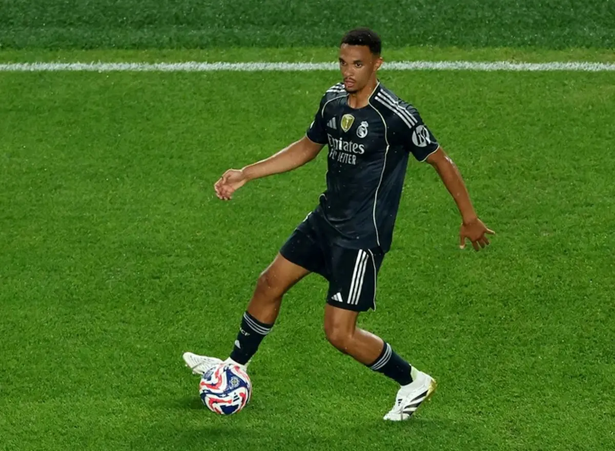 آرنولد تهدید شد: تو را سرجایت می‌نشانیم!