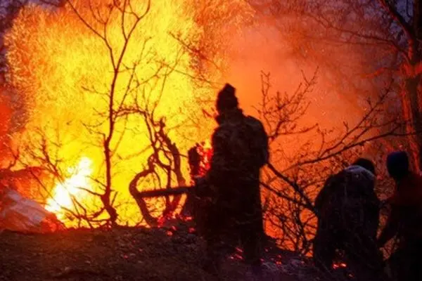 آخرین خبر از آتش‌سوزی امروز در یک پارکینگ طبقاتی