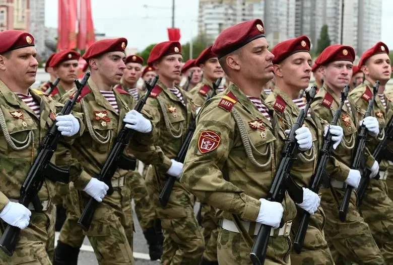 ببینید| ویدئوی وحشتناک خودکشی یک سرباز روسی پس از زخمی شدن