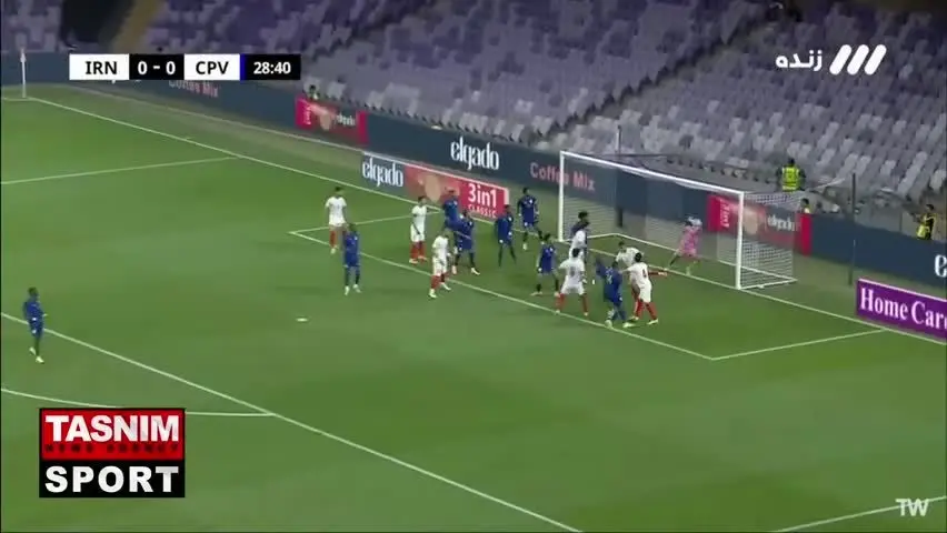 ببینید| موقعیت خطرناک برای عزت اللهی که توپ با واکنش دروازه‌بان کیپ ورد دور شد