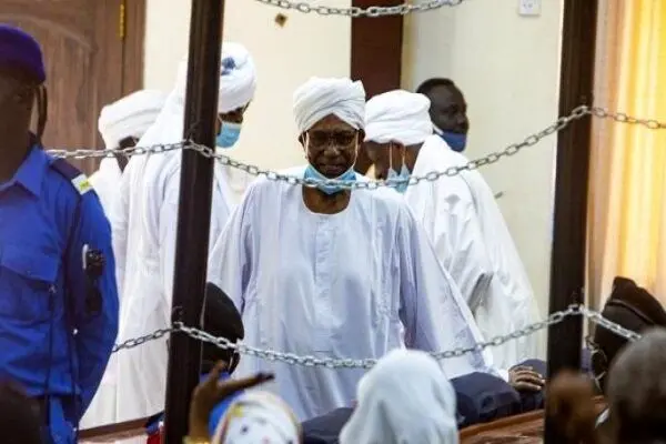 فرار عمر البشیر از زندان کذب است؛ در یک بیمارستان تحت نظر است