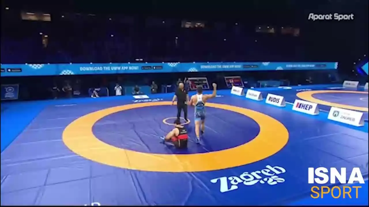 ببینید| خوشحالی خاص آذرپیرا و درستکار پس از به زانو درآوردن  ...