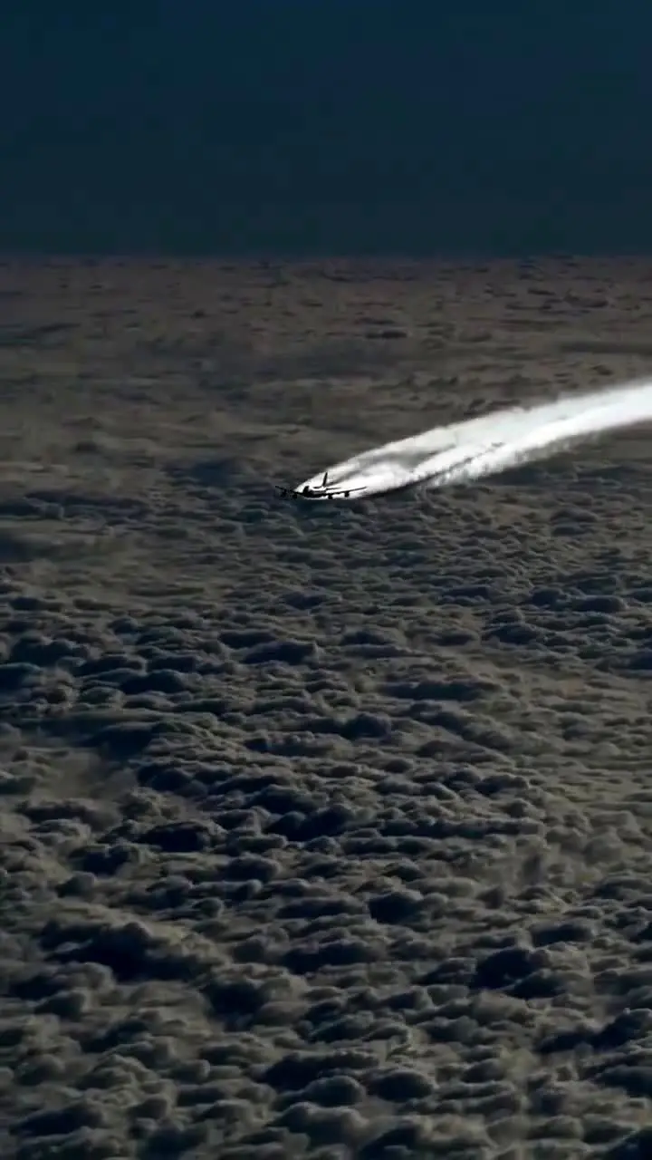 ببینید | تماشای پرواز بوئینگ ٧٤٧ از کابین خلبان دیگر؛ هم‌نشینی تکنولوژی و شکوه آسمان