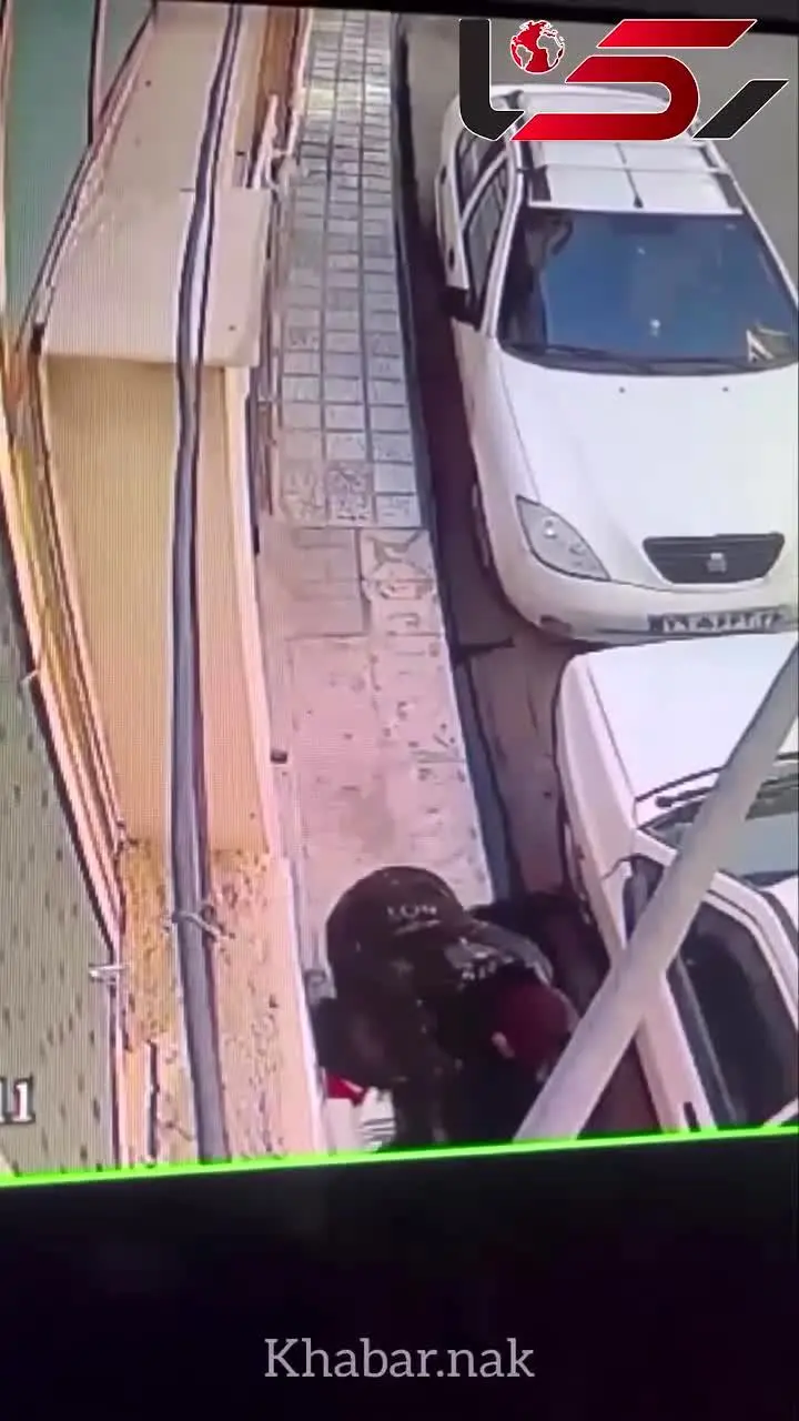 ببینید | فیلمی ترسناک از سرقت موبایل با ساطور از چند کودک