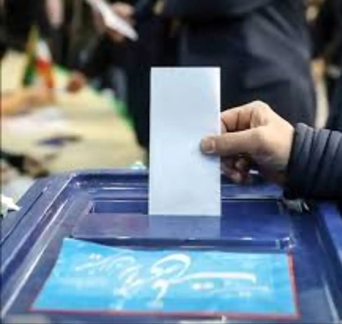 درخواست انتخاباتی کیهان از دولت رئیسی؛ تورم را کم کنید تا صندوق‌های رای سنگین شود 