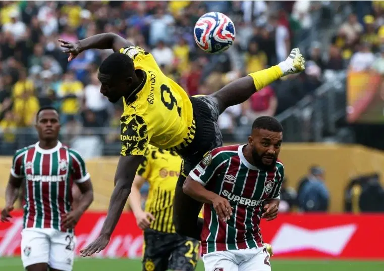 تساوی بدون گل دورتموند مقابل فلومیننزه