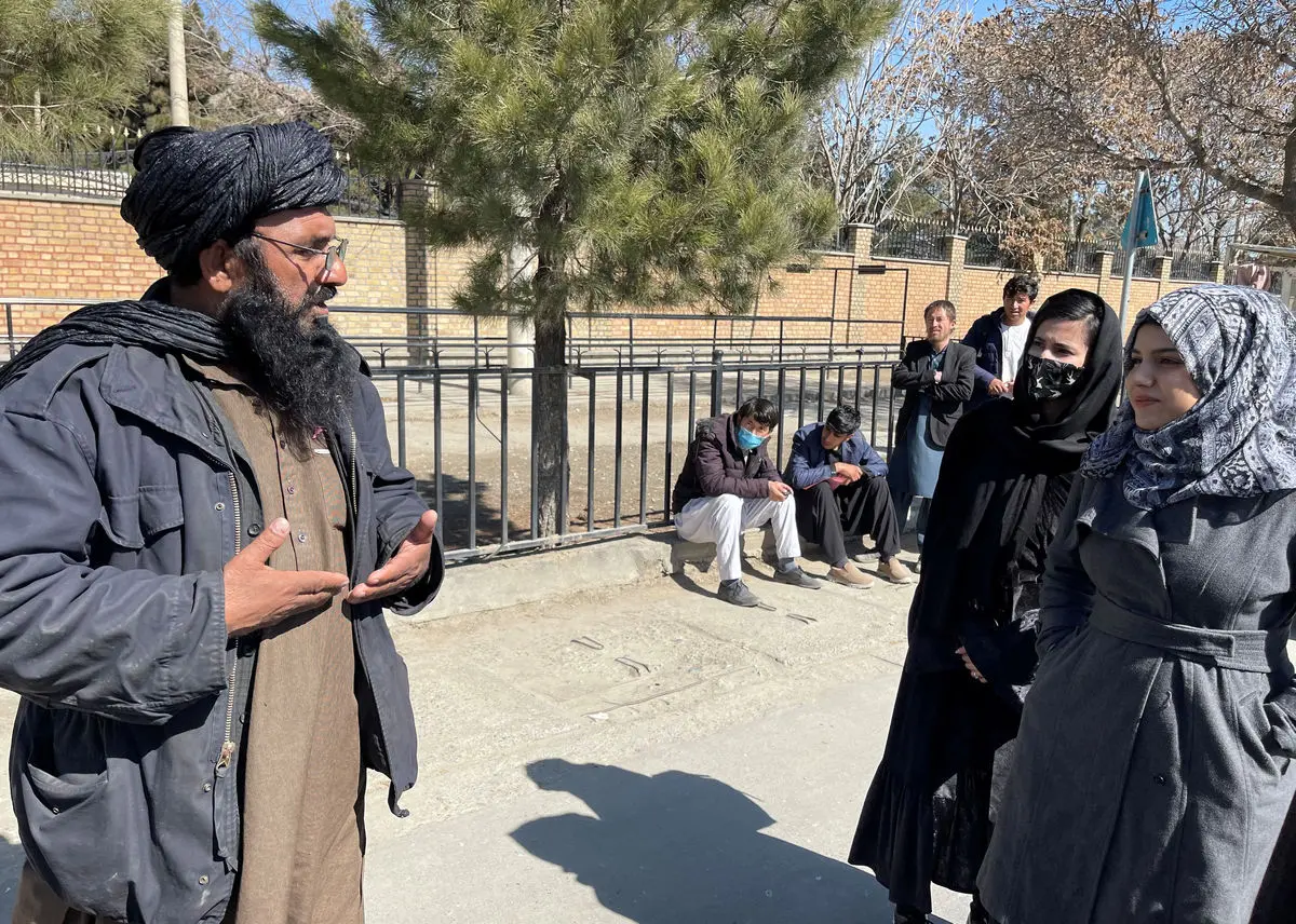 تصمیم طالبان مغایر با شریعت اسلامی است/ طالبان به محدودسازی زنان افتخار نکند 