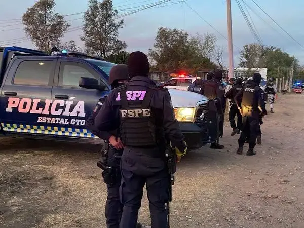 کشته شدن ۱۱ نفر در حمله مسلحانه به یک زمین فوتبال