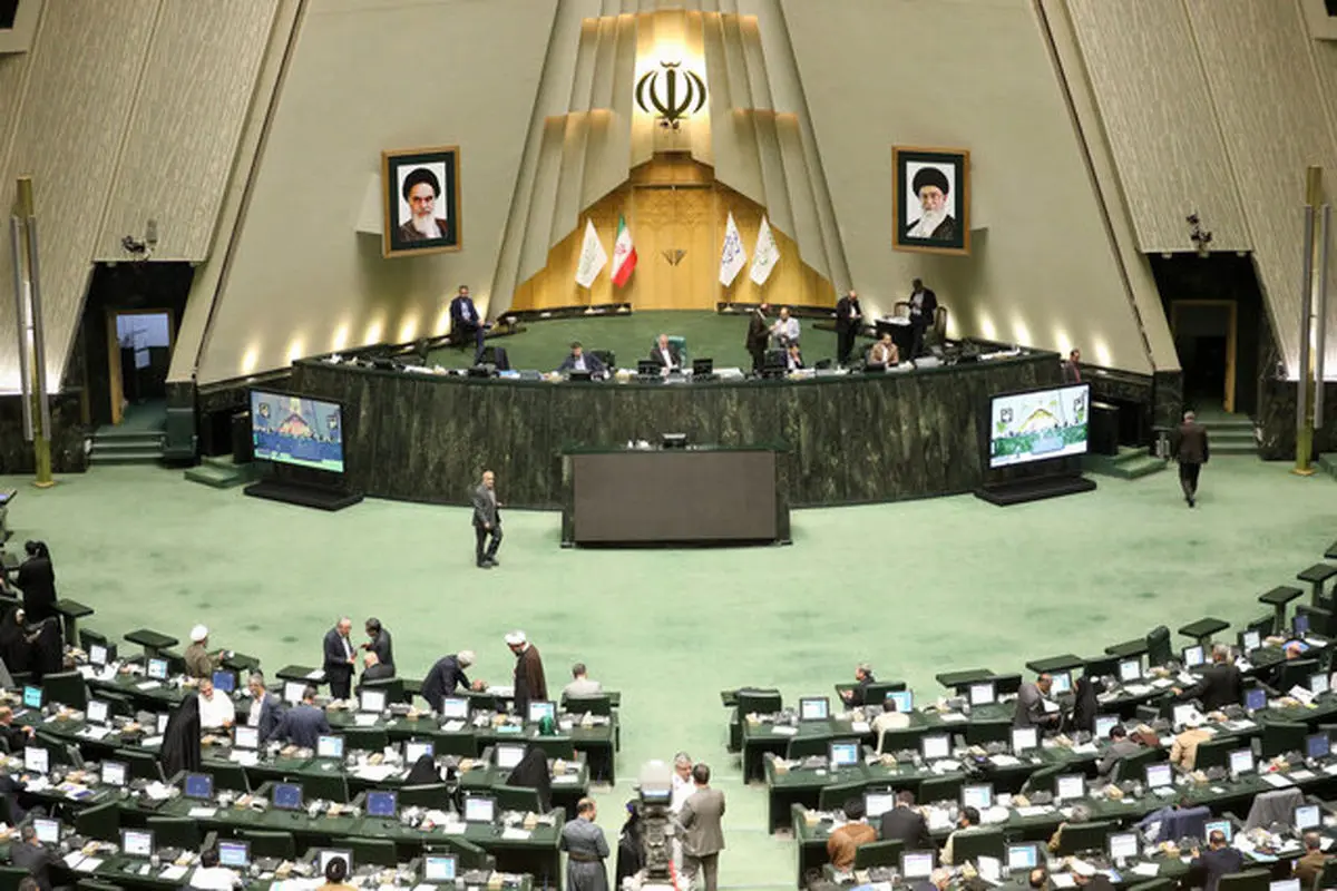پاسخگویی وزیر کار در صحن علنی؛ جلسه مجلس آغاز شد
