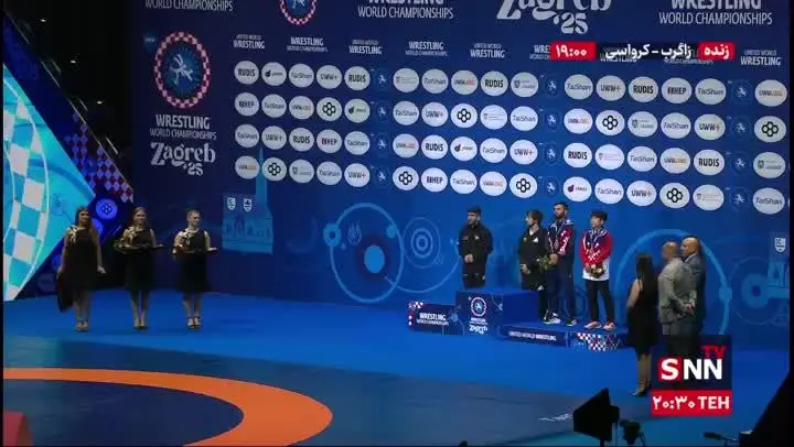 ببینید| اهدای مدال وزن ۵۵ کیلوگرم کشتی‌ فرنگی قهرمانی جهان - زاگرب کرواسی