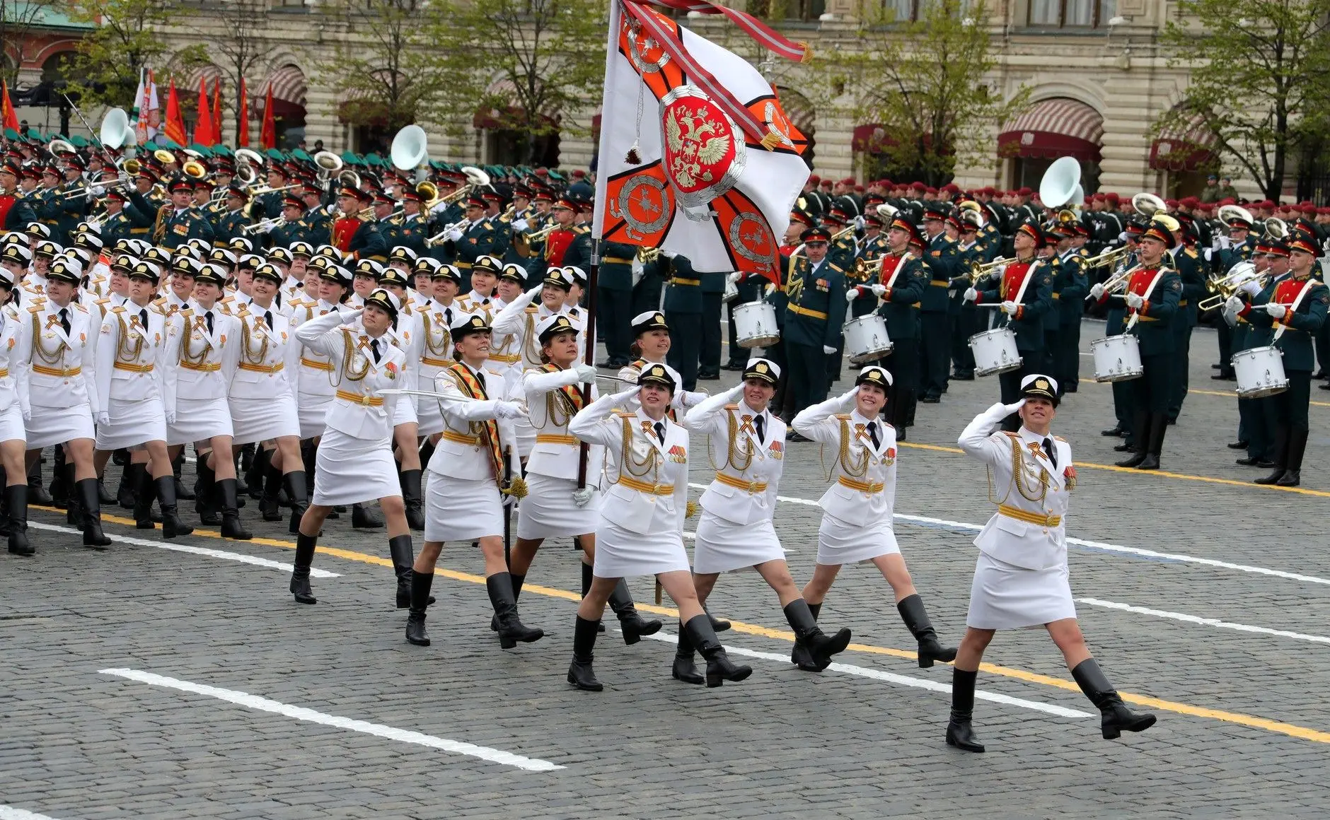 ویدئو| رژه زنان جذاب ارتش روسیه در مسکو
