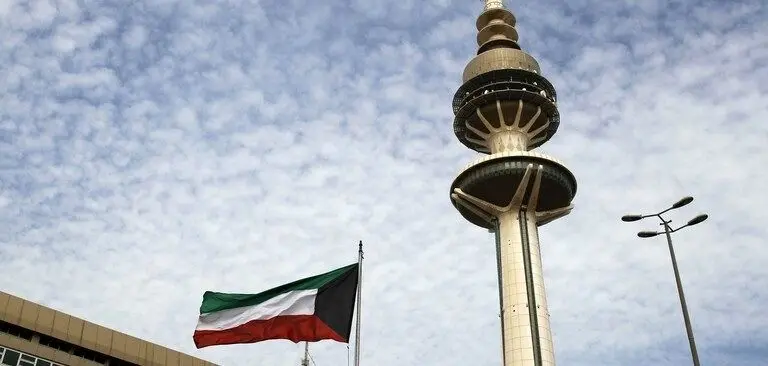 دو کویتی از پشت میله‌های زندان روی صندلی پارلمان نشستند