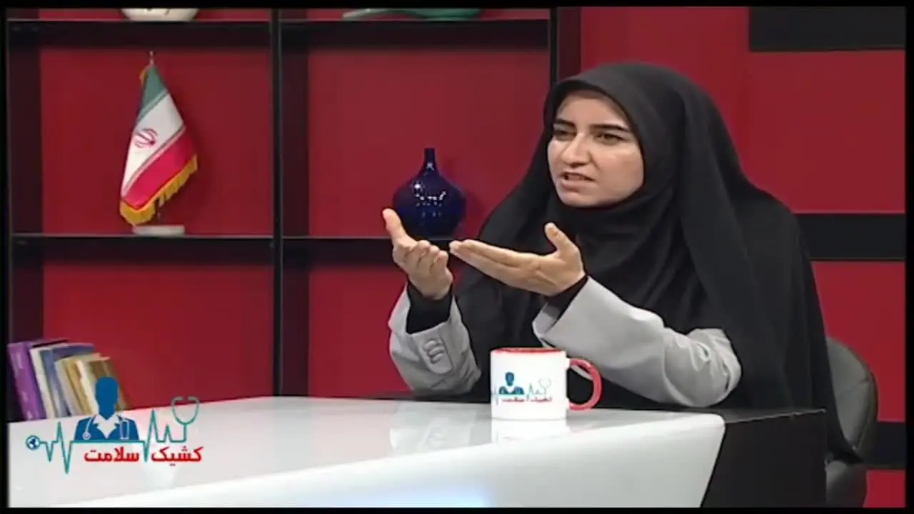 نماینده مجلس در تلویزیون: یک عده سر سفره انقلاب نشستند و خوردند+ ویدئو