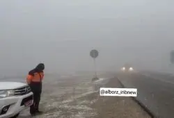 ببینید|  آغاز بارش برف در ارتفاعات جاده جدید هشتگرد - طالقان