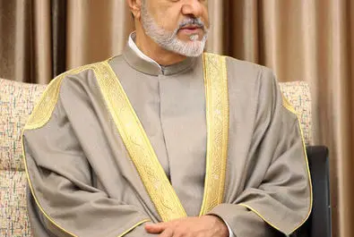 سلطان عمان و رهبری