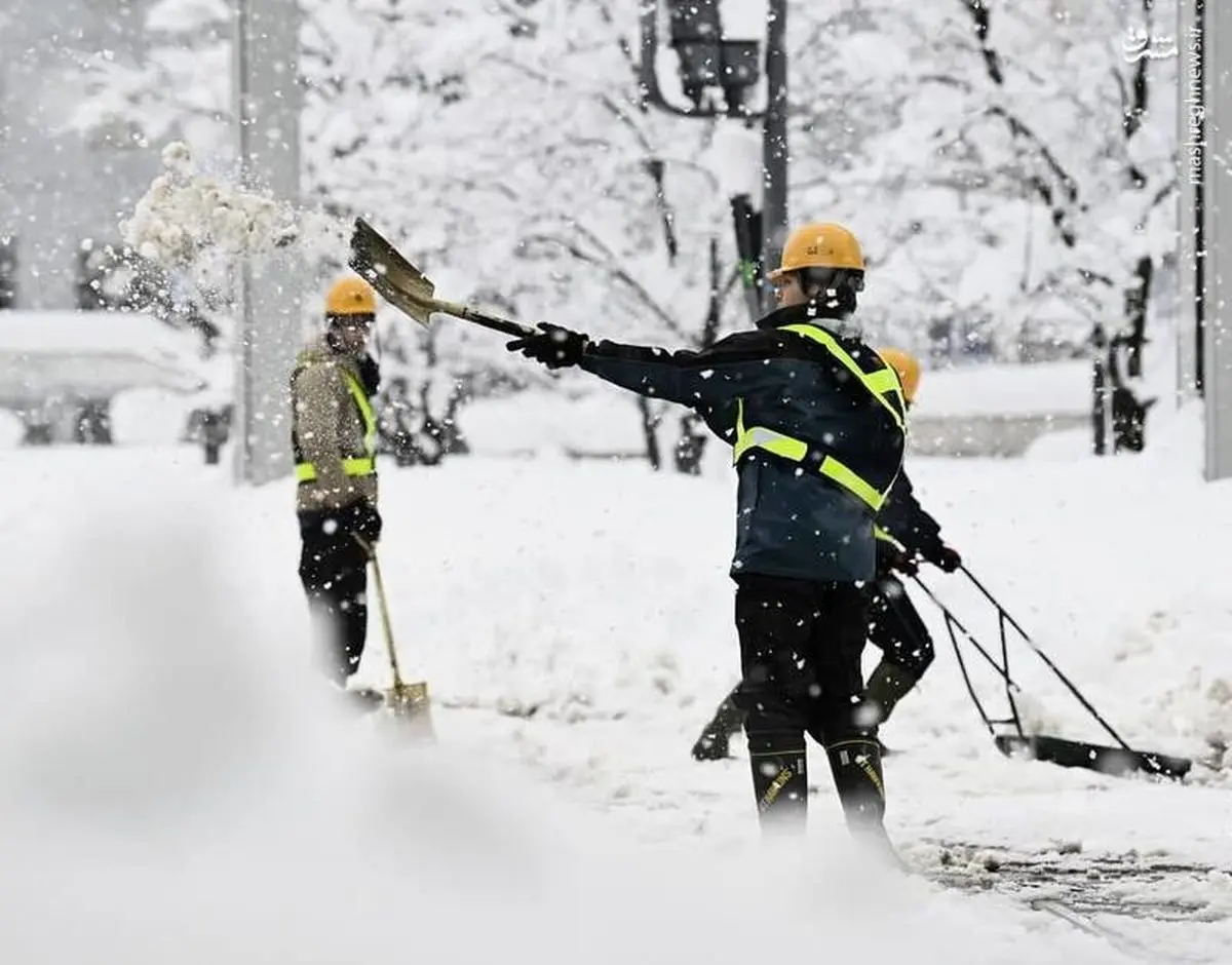 کولاک و برف در ژاپن/ کاهش دما و بارش ادامه دارد
